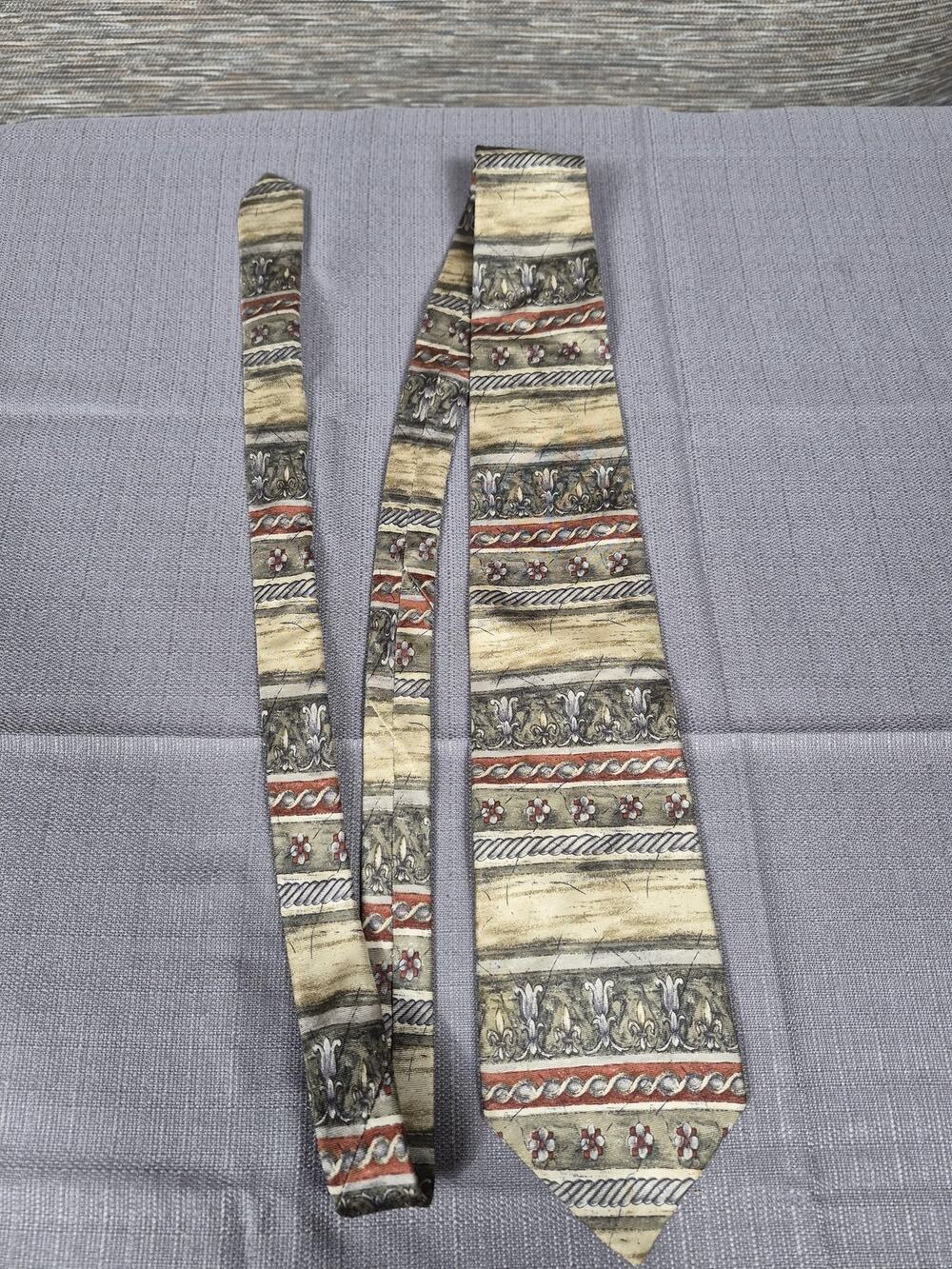 Bill Blass Tie Mens Beige Silk Necktie Stripe Fleur De Lis Baroque Classic
